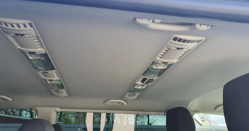Volkswagen Caravelle cena 109900 przebieg: 250665, rok produkcji 2015 z Dębica małe 172